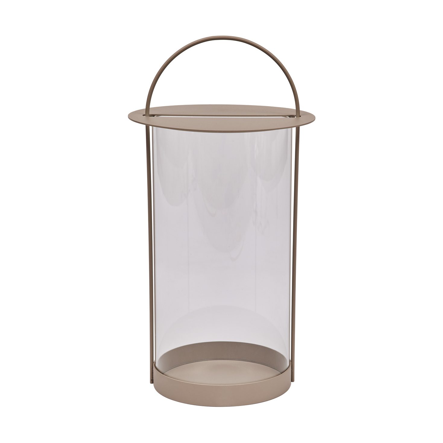 En cylindrisk glaslanterne med beige metalramme og håndtag, designet til at holde et stearinlys. Designet er enkelt og moderne med en klar glaskrop og en afrundet bund og top. Produktnavn: OYOY - Maki Lanterne Stor