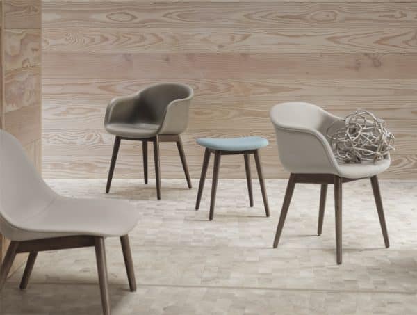 MUUTO - Fiber Armchair Wood Base, Black/Stained Dark Brown - Billede 2