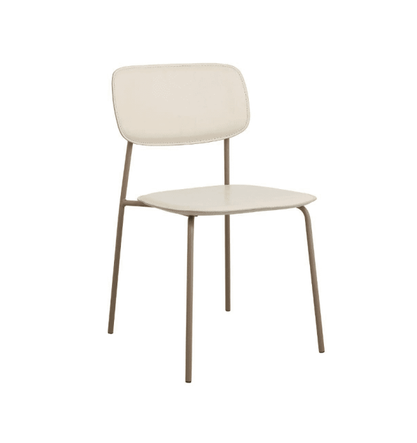 En moderne stol med beige polstret sæde og ryglæn, understøttet af slanke, mørke metalben, isoleret på en hvid baggrund. Dette stykke er ideelt til moderne interiørdesign.