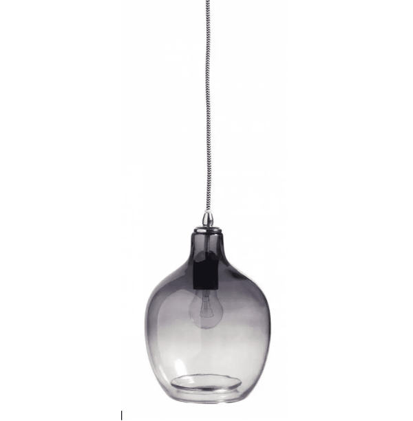 En pendel af klart glas hænger fra en metallisk kæde, med et minimalistisk design med en pære synlig inde i den gennemsigtige, dråbeformede skærm. Dette stykke komplementerer moderne interiør-æstetik perfekt.