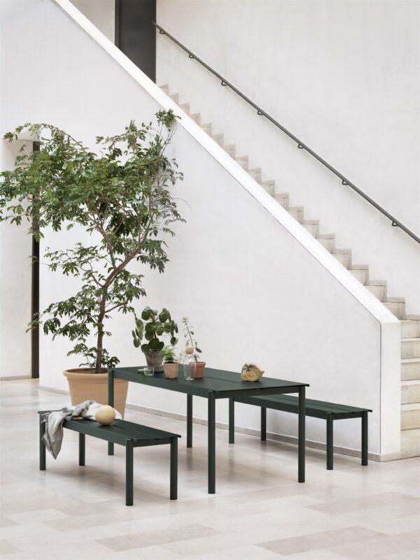 MUUTO - Linear Steel Havebord 200x75, Dark Green - Billede 4
