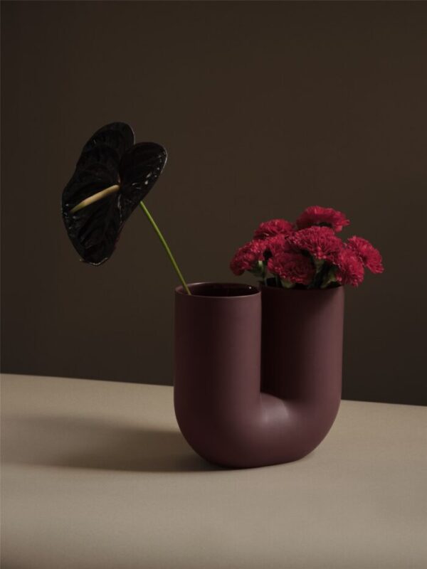 MUUTO - Kink Vase H26, Deep Red - Billede 2