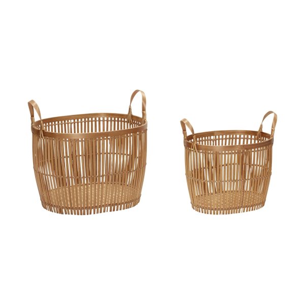 To runde flettede kurve med hanke på hvid baggrund, lidt varierende i størrelse og designermøbel.
