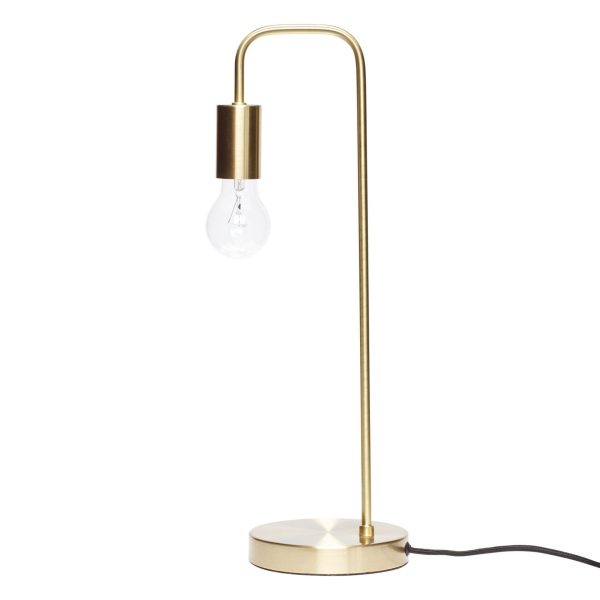 En moderne designermøbel bordlampe med en slank, buet guldstander og en klar pære sat mod en hvid baggrund. Lampen har et enkelt design med en rund base og en fritstående