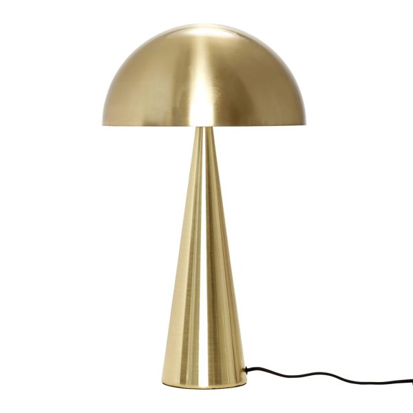 En elegant guldbordlampe med en kuppelformet skærm og en konisk base fra Tomorrowsdesign, isoleret på en hvid baggrund. Lampen har en synlig sort strømledning.