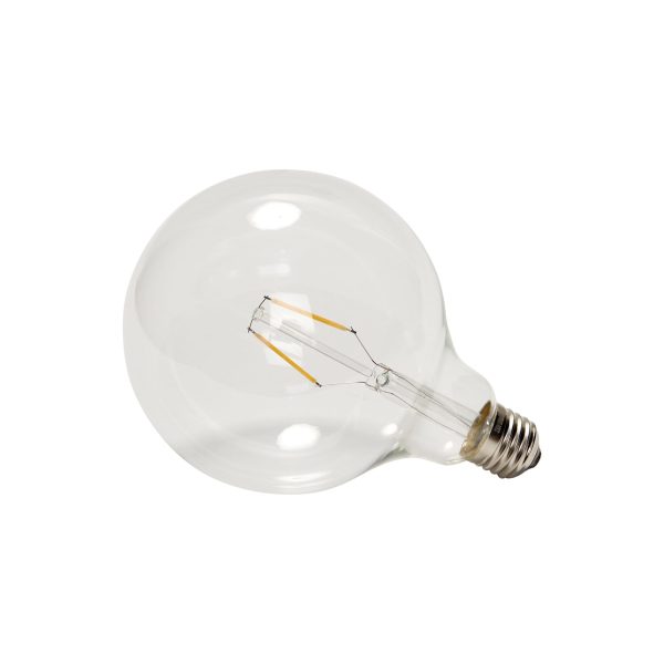 En klar LED-pære med en synlig glødetråd, centreret mod en hvid baggrund.