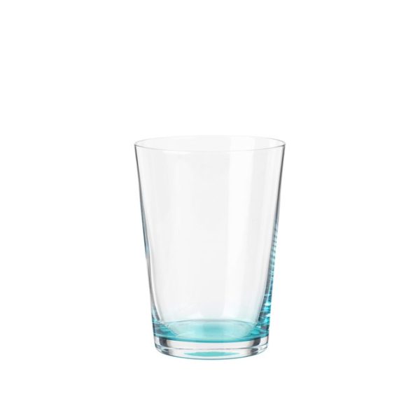 BROSTE COPENHAGEN - 'Hue' Drikkeglas tumbler med en let blå nuance i bunden, isoleret på hvid baggrund.
