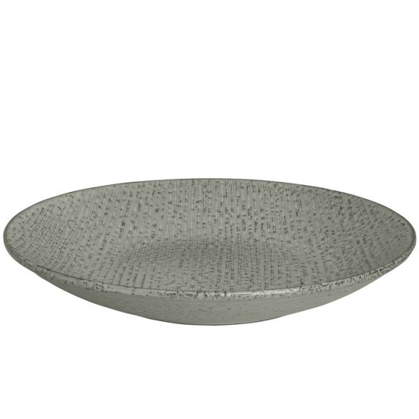 A BROSTE COPENHAGEN - 'Nordic Sea' Dyb Tallerken med et bredt, lavt design og en ru, mønstret overflade.