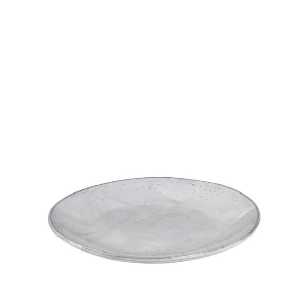 A BROSTE COPENHAGEN - 'Nordic Sand' Middagstallerken udstillet mod en almindelig hvid baggrund. Pladen er lavvandet med en let forhøjet kant.