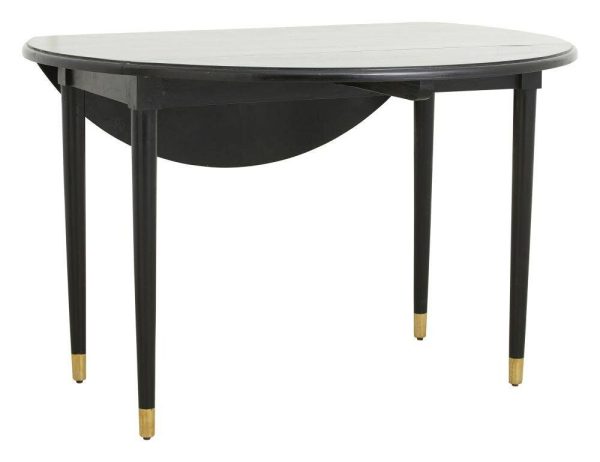 Et sort og hvidt ovalt bord med slanke ben, hver tippet med en lille gylden kasket, isoleret på en hvid baggrund, perfekt til enhver TomorrowsDesign-kollektion.