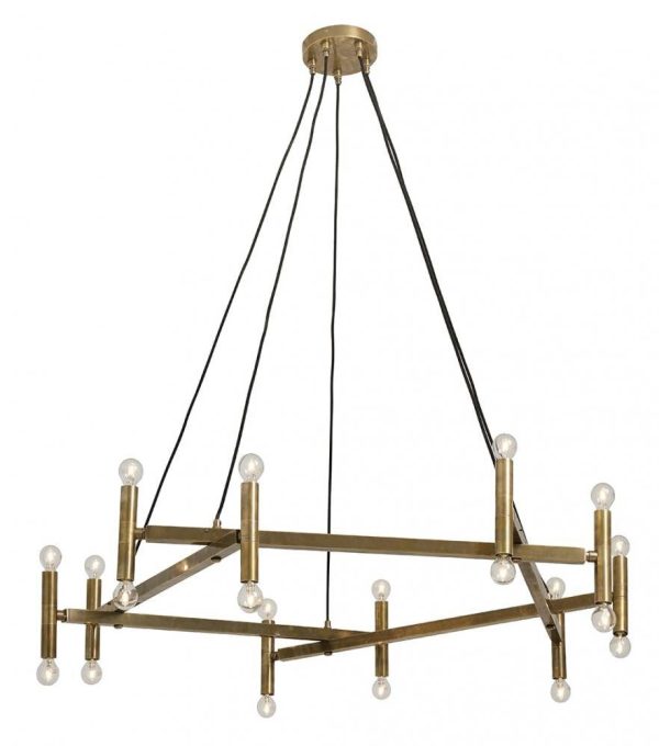 En moderne lysekrone med en geometrisk messingramme, der holder flere matterede glaskugler, ophængt fra et loft med tynde kabler, perfekt til moderne interiørdesign.