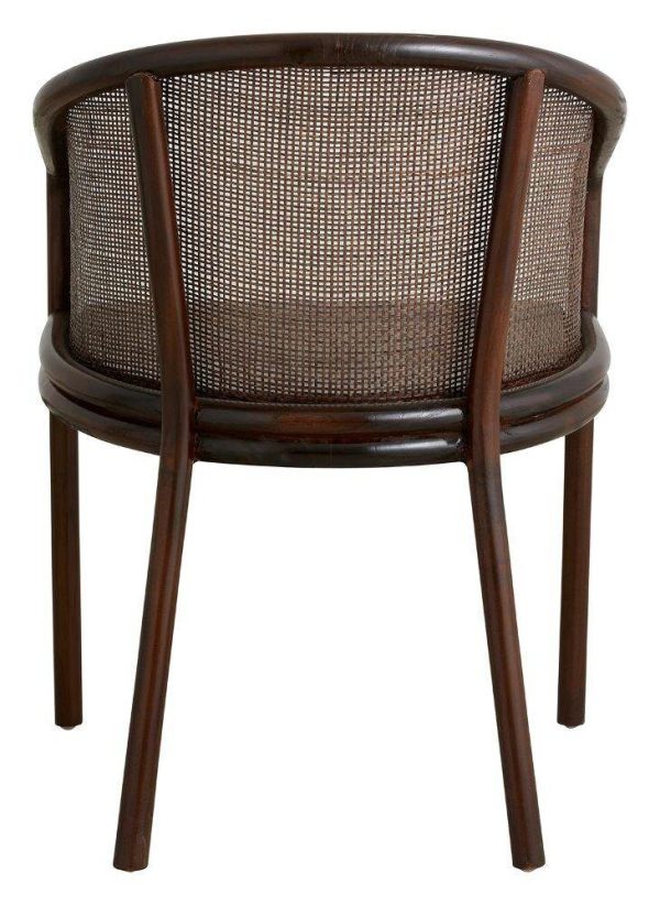 En klassisk træstol med afrundet ryg og et vævet sædepanel, sat på spredte ben. Træet er farvet i en mørkebrun finish, hvilket forstærker dets elegante design af TomorrowsDesign.