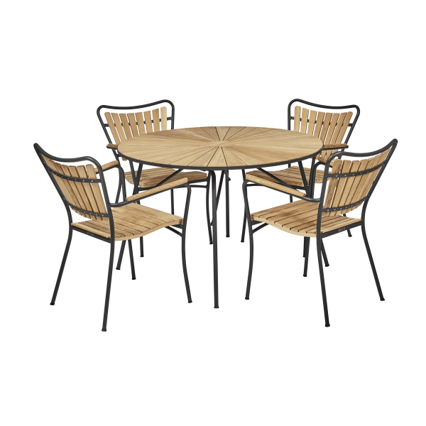 Et rundt bord i træ med fire matchende stole sat mod en almindelig grøn baggrund. Stolene har ryg og sæder med lamel, og bordet har et stjernedesign i midten. Dette sæt er et eksempel på klassisk designmøbler-æstetik.