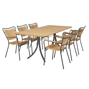 Et rektangulært spisebord i træ med seks matchende stole, med sorte metalstel og lysebrune trælameller, pænt arrangeret og isoleret på en grøn baggrund. Dette design viser den perfekte blanding af funktionalitet og stil.