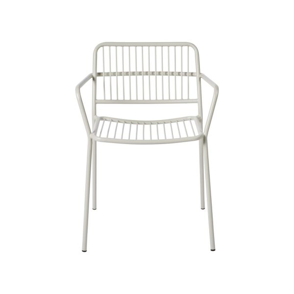 En moderne hvid metalstol med et minimalistisk design med et TomorrowsDesign-gittermønster ryg og sæde og strukturerede armlæn, isoleret på en almindelig baggrund.