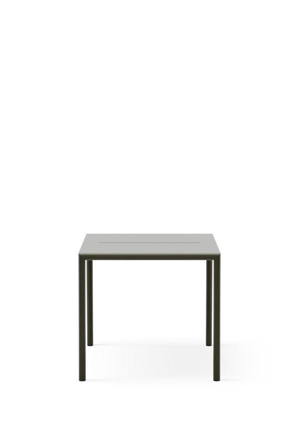 Et minimalistisk gråt bord med en rektangulær plade og fire lige ben fra TomorrowsDesign, placeret mod en hvid baggrund.