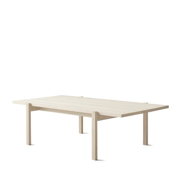 En enkel EBERHART - Eugene Sofabord med et enkelt design og fire ben, placeret på en hvid baggrund.
