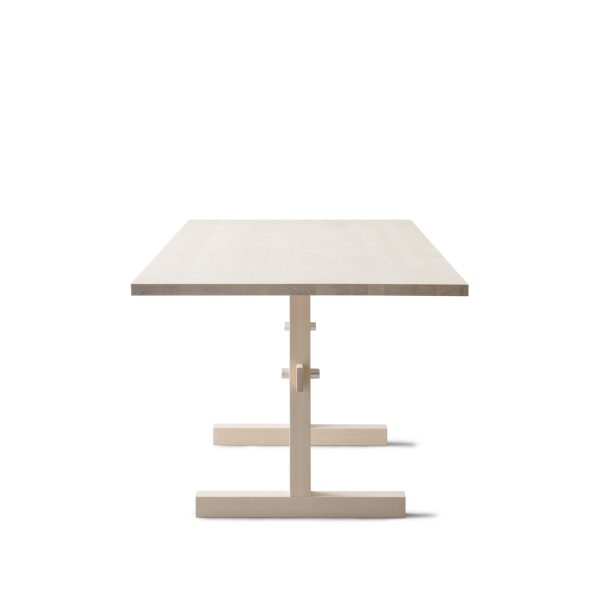 Et minimalistisk rektangulært EBERHART - Gaspard Spisebord 180 bord med en simpel t-formet base og højdejusteringsgreb, der står mod en almindelig hvid baggrund.