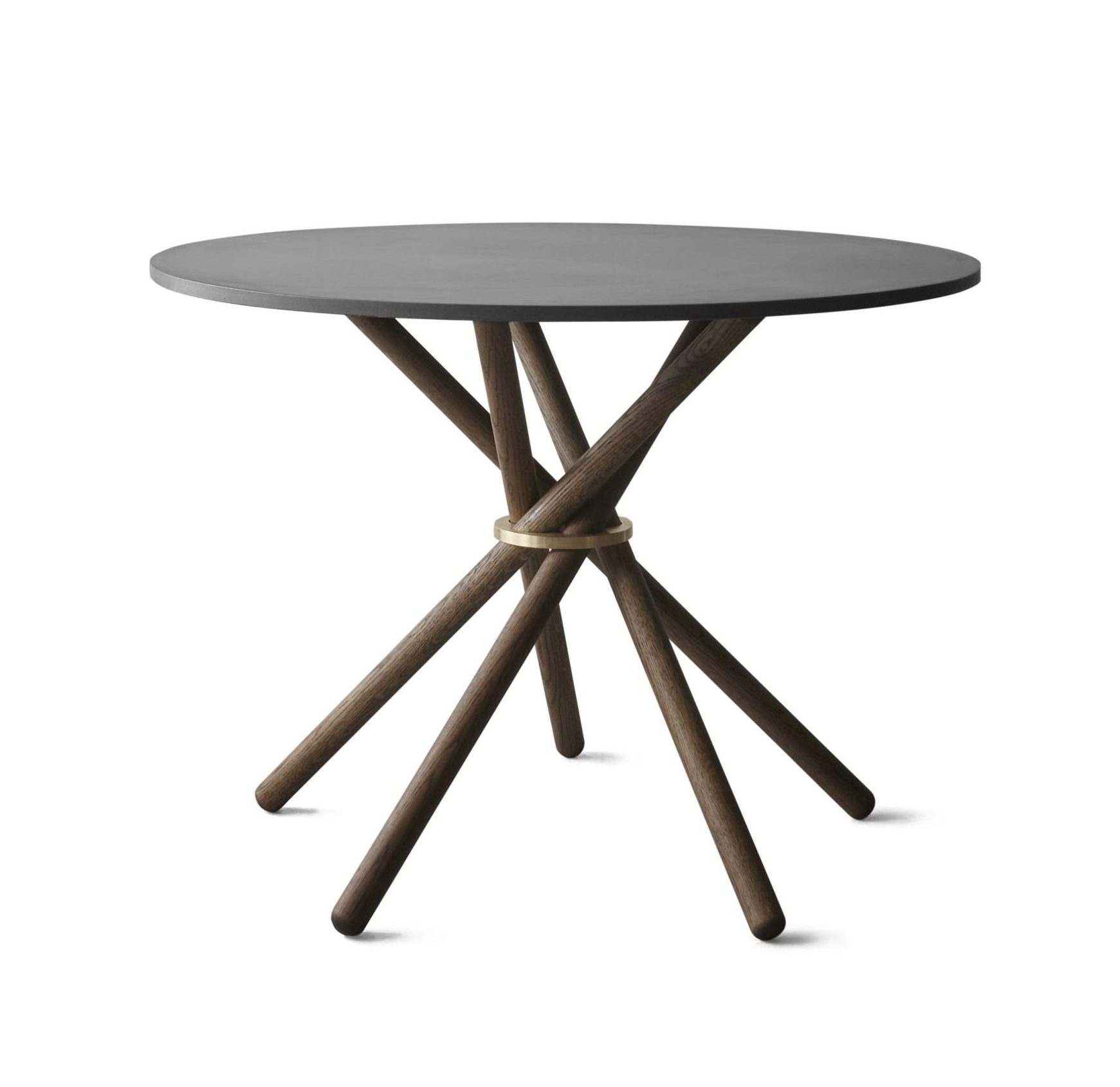 Rundt gråt bord med et unikt basedesign med sammenlåsende træben, isoleret på en hvid baggrund til TomorrowsDesign.