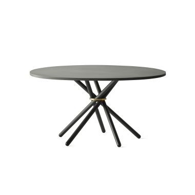 Et rundt, mørkegrå EBERHART - Hector Spisebord 140 bord med en mat finish og et kantet, krydsende sort bendesign, med et metallisk guldled, hvor benene mødes under bordpladen, isoleret på en hvid baggrund.