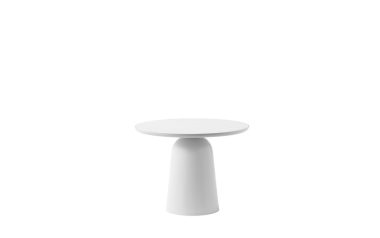 A NORMANN COPENHAGEN - Turn Bord isoleret på en hvid baggrund, med en rund top og en konisk base.