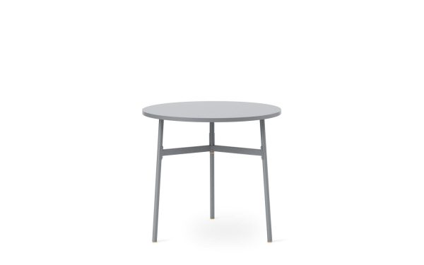 EN NORMANN COPENHAGEN - Union Bord Ø80 med en glat top og tre metalben, sat mod en isoleret hvid baggrund.