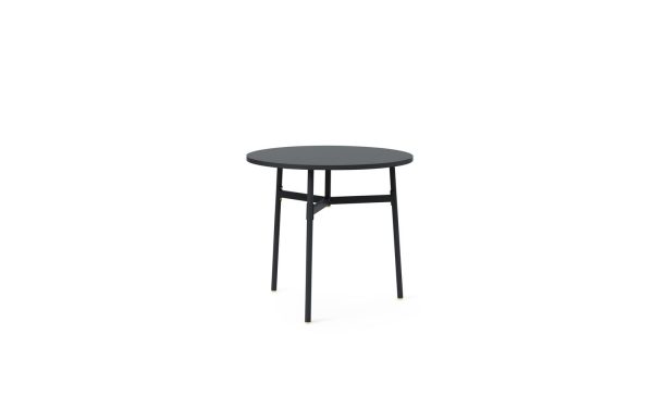 Et enkelt sort NORMANN COPENHAGEN - Union Bord Ø80 sidebord med tre tynde ben, isoleret mod hvid baggrund.