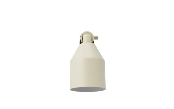 EN NORMANN COPENHAGEN - Klip Lampe med et minimalistisk, konisk design og en metallisk lås fastgjort til en cirkulær loftmontering, sat mod en almindelig hvid baggrund.