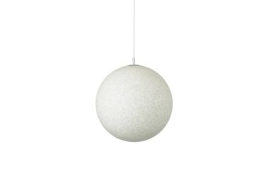 En NORMANN COPENHAGEN - Pix Pendel Ø45 pendel med en tekstureret hvid overflade hænger fra et tyndt hvidt kabel mod en almindelig hvid baggrund.