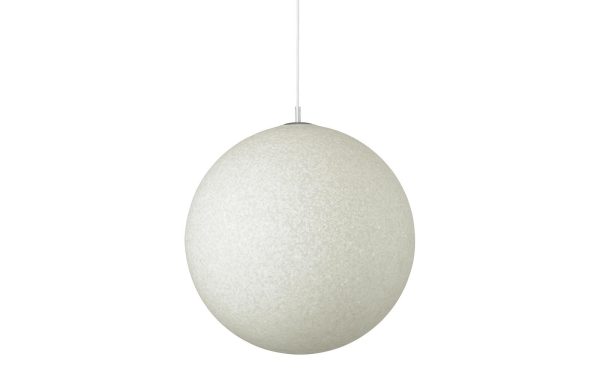 EN NORMANN COPENHAGEN - Pix Pendel Ø60 pendel hænger fra et hvidt kabel mod en neutral baggrund. lampens overflade har en struktureret, plettet finish.