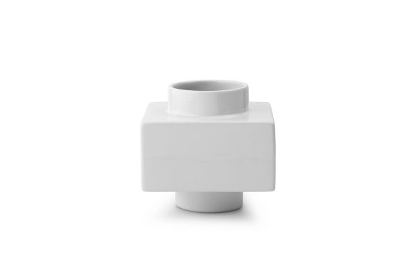 Hvid NORMANN COPENHAGEN - Deko Object S4 isoleret på en hvid baggrund, set fra siden.