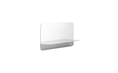 EN NORMANN COPENHAGEN - Horizon Spejl vægmonteret hylde med en reflekterende overflade over sig, sat mod en almindelig hvid baggrund. Hylden er rektangulær og ser ud til at være lavet af metal.