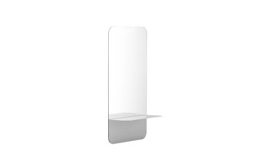 Et gennemsigtigt NORMANN COPENHAGEN - Horizon Spejl-skjold med et lille transaktionsvindue i bunden, typisk brugt som en beskyttende barriere i kundeserviceindstillinger.