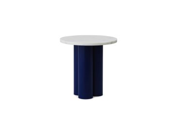 Et moderne sidebord med en hvid cirkulær plade og en marineblå cylindrisk base, isoleret på en hvid baggrund.
Produktnavn: NORMANN COPENHAGEN - Dit Bord
