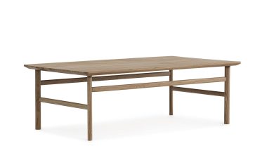 Et minimalistisk træbord med en rektangulær top og to åbne hylder nedenunder, sat mod en hvid baggrund, inkarnerer essensen af TomorrowsDesign.