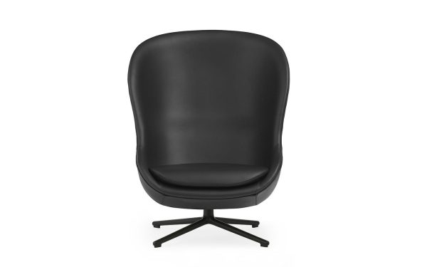 En moderne sort kontorstol med høj ryg og fempunkts rullefod fra TomorrowsDesign, isoleret på hvid baggrund.