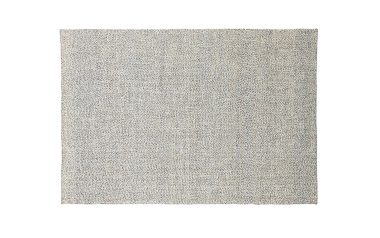 Et firkantet beige tæppe med en tæt, struktureret løkkeluv. Den ensartede farve og subtile tekstur giver den et minimalistisk look, der passer til en række forskellige interiørdesigns fra TomorrowsDesign.