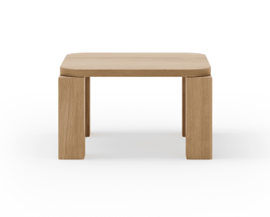 Et simpelt træ NYHED - Atlas Sofabord 60x60 med et rektangulært sæde og fire robuste ben, placeret på en almindelig hvid baggrund. dens naturlige træfinish giver den et minimalistisk og funktionelt udseende.