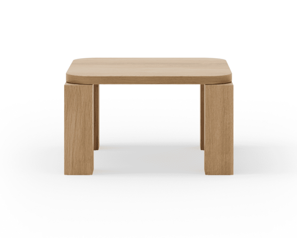 Et simpelt træ NYHED - Atlas Sofabord 60x60 med et rektangulært sæde og fire robuste ben, placeret på en almindelig hvid baggrund. dens naturlige træfinish giver den et minimalistisk og funktionelt udseende.