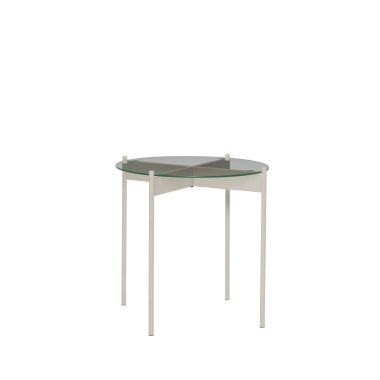 Et moderne, firbenet møblerbord med rund glasplade og metalramme, isoleret på hvid baggrund.