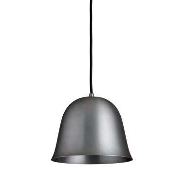 A NORR11 - Cloche One Pendel med en mat grå finish, hængende fra en simpel sort snor mod en hvid baggrund.