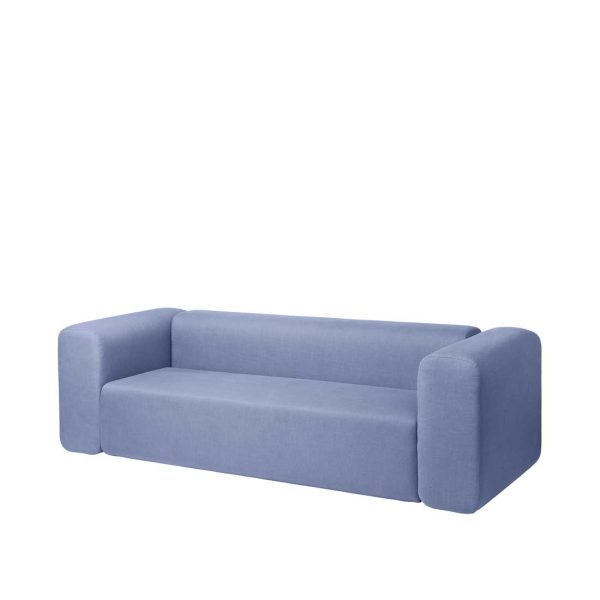En moderne lyseblå sofa med rene linjer og et minimalistisk design, isoleret på en hvid baggrund, som indbefatter essensen af TomorrowsDesign.