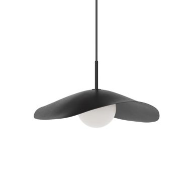 En moderne pendel designet af TomorrowsDesign, med en matsort baldakin med tre buede paneler omkring en central hvid diffuser, hængende fra et sort kabel mod en hvid baggrund.