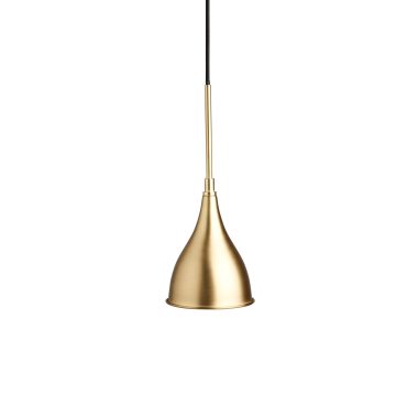 En slank, gylden NORR11 - Le Six Pendel Ø12 pendel hænger fra en sort ledning mod en almindelig hvid baggrund. lyset har en enkel, konisk form med en glat, metallisk finish.