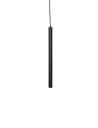 EN NORR11 - Pipe Three Pendel pendel hængende fra et simpelt sort kabel mod en hvid baggrund.