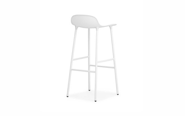 En moderne hvid barstol med et glat, ergonomisk sæde og fire slanke metalben placeret på en isoleret hvid baggrund, der eksemplificerer principperne i TomorrowsDesign.