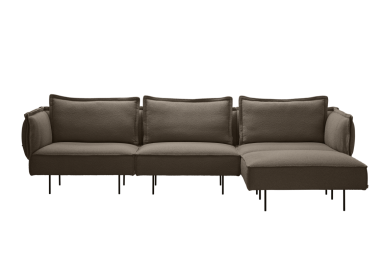 En moderne mørkebrun sektionssofa med plyspuder og tynde metalben, isoleret på en sort baggrund, perfekt til den seneste TomorrowsDesign interiørtrend.