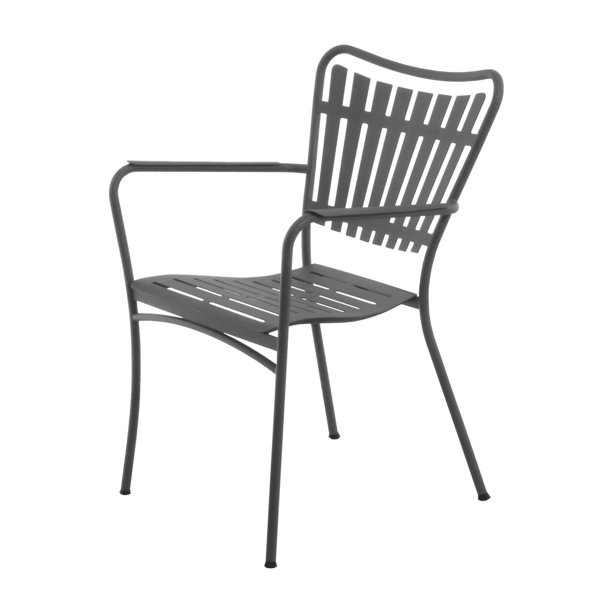 En moderne sort udendørs stol med armlæn, med lodret lamelryg og sædedesign, isoleret mod en almindelig grøn baggrund af TomorrowsDesign.