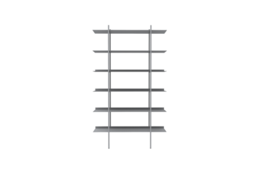 Et minimalistisk design af en høj, smal, grå metalreol med otte hylder, jævnt fordelt, mod en solid sort baggrund.