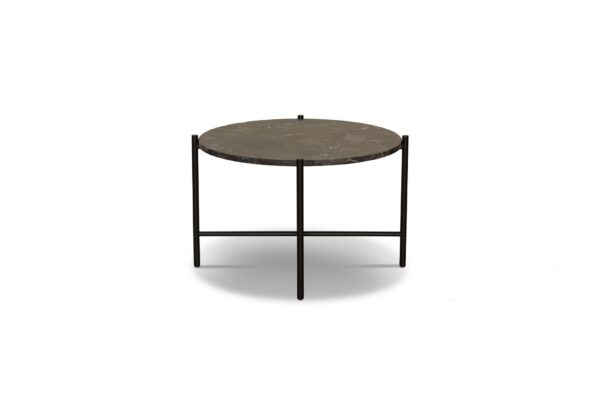 Rundt bord med en mørk, marmoreret plade understøttet af en minimalistisk sort metalramme, isoleret på en hvid baggrund, perfekt til moderne interiørdesign.